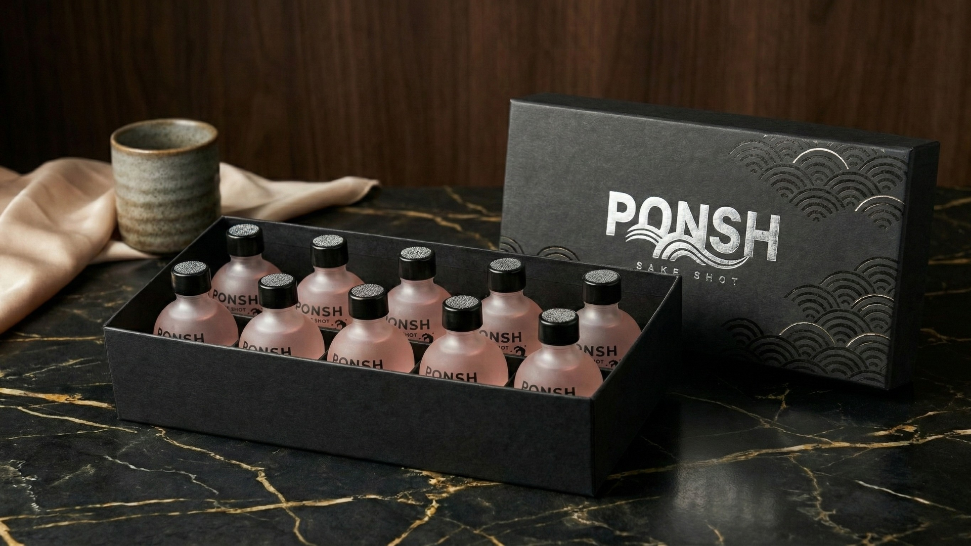 PONSH のパッケージ（閉じた状態）
